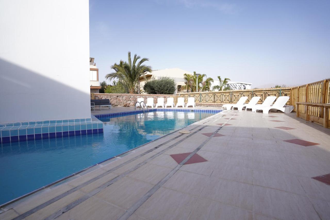 Yalarent Afarsemon Apartments With Pool - For Families & Couples Eilat Esterno foto