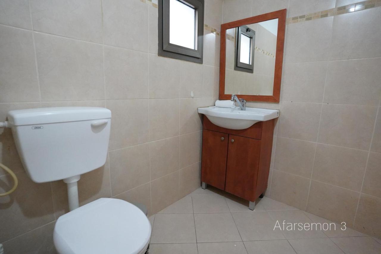Yalarent Afarsemon Apartments With Pool - For Families & Couples Eilat Esterno foto
