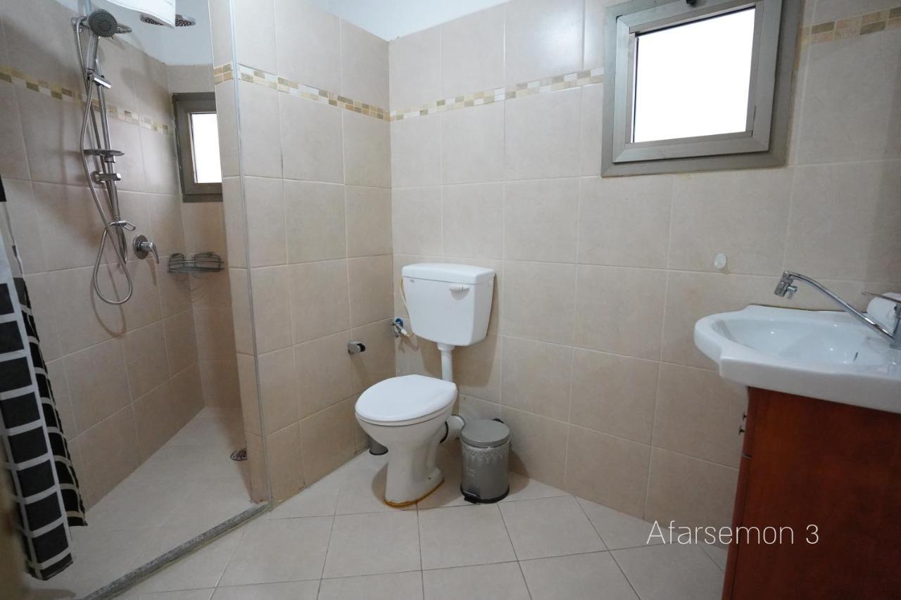 Yalarent Afarsemon Apartments With Pool - For Families & Couples Eilat Esterno foto