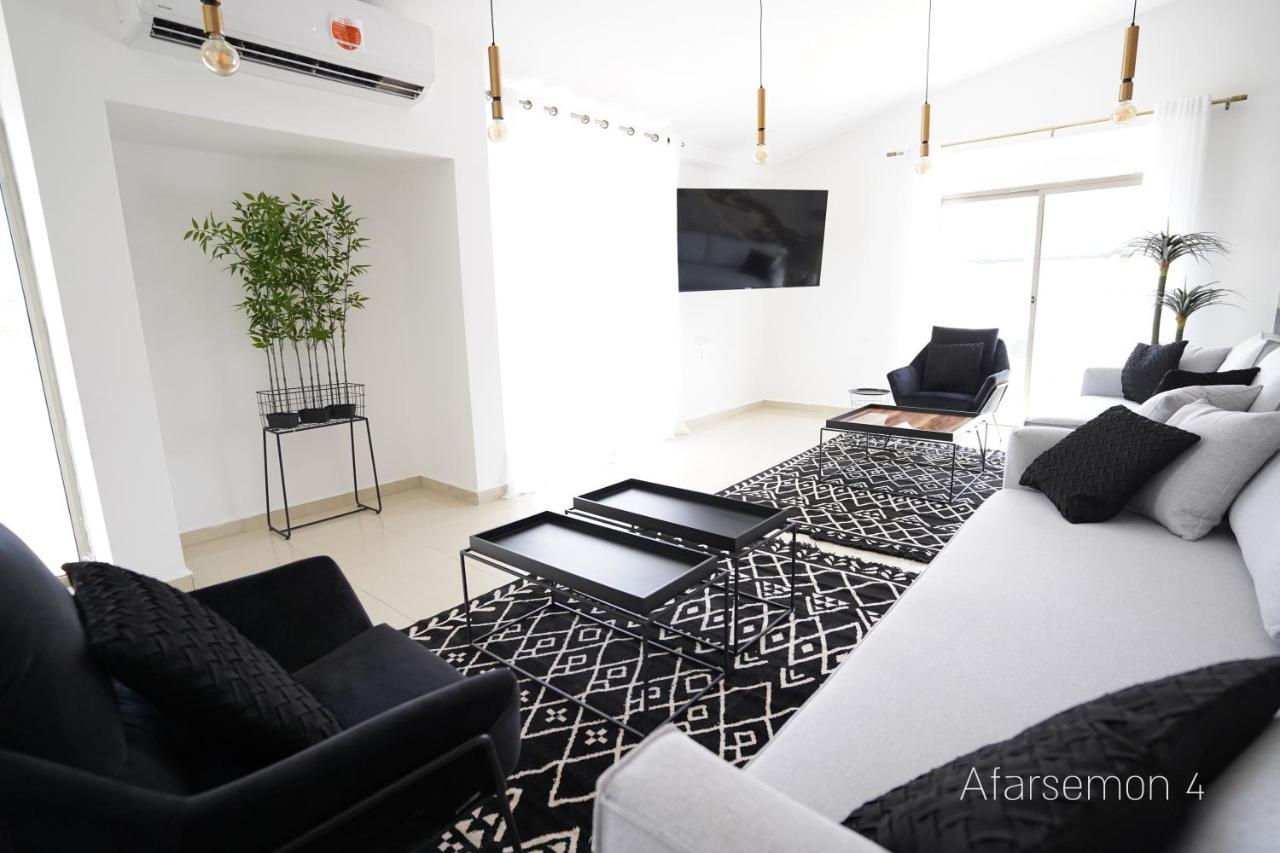 Yalarent Afarsemon Apartments With Pool - For Families & Couples Eilat Esterno foto