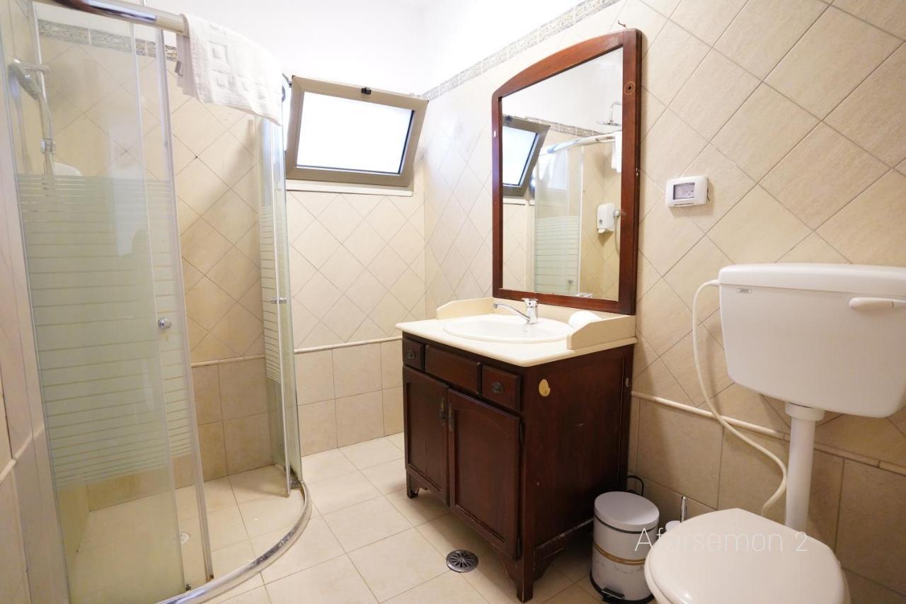 Yalarent Afarsemon Apartments With Pool - For Families & Couples Eilat Esterno foto