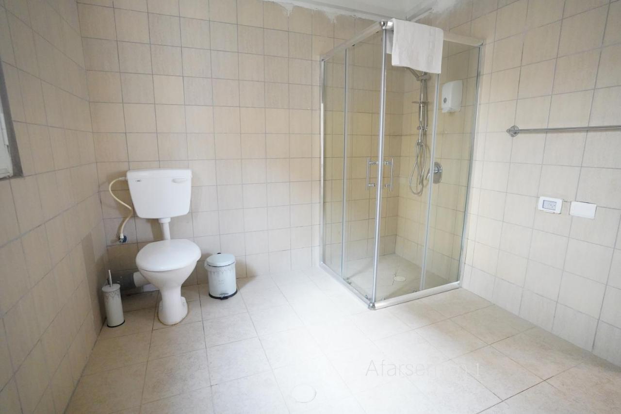 Yalarent Afarsemon Apartments With Pool - For Families & Couples Eilat Esterno foto