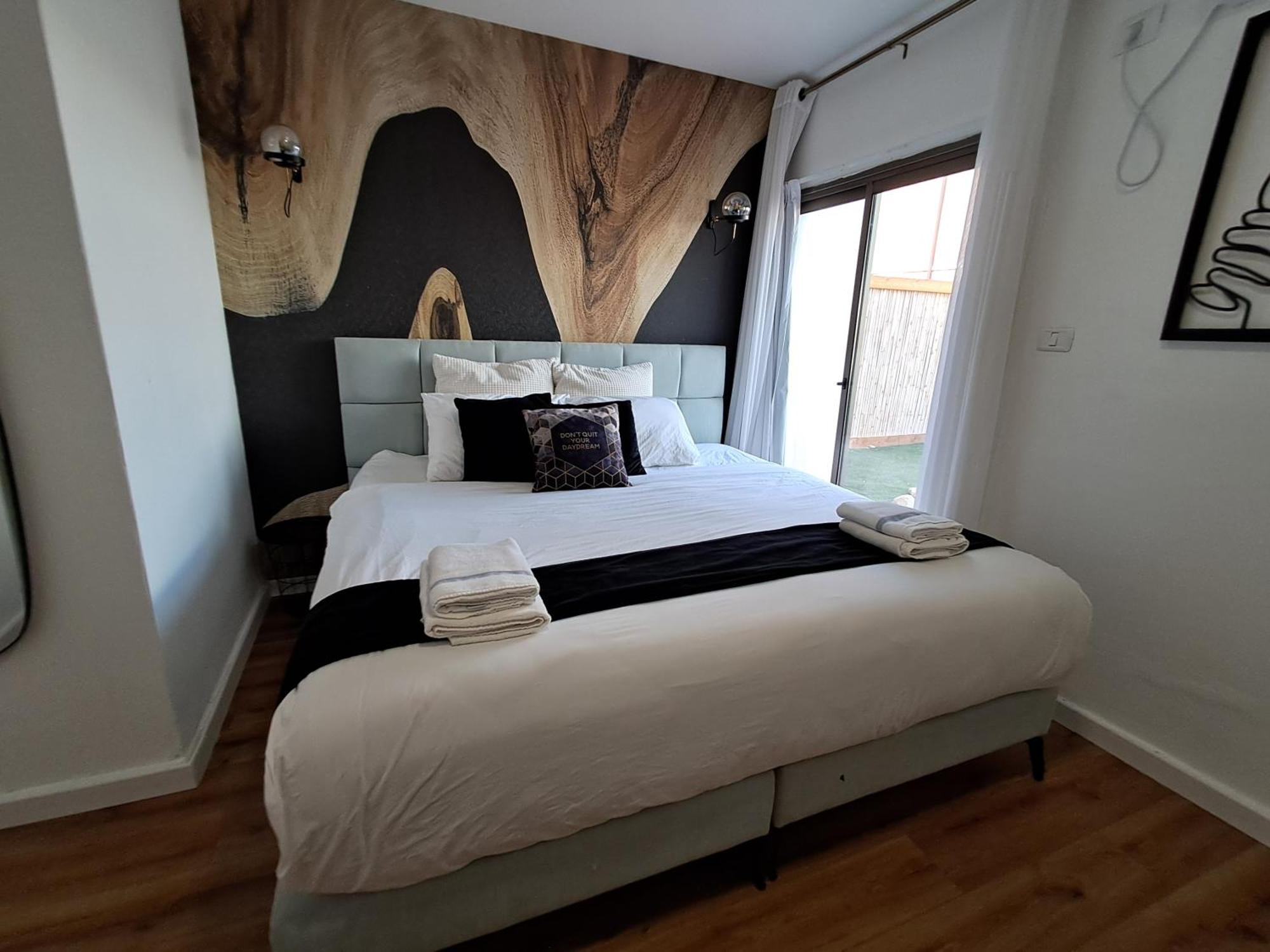 Yalarent Afarsemon Apartments With Pool - For Families & Couples Eilat Esterno foto