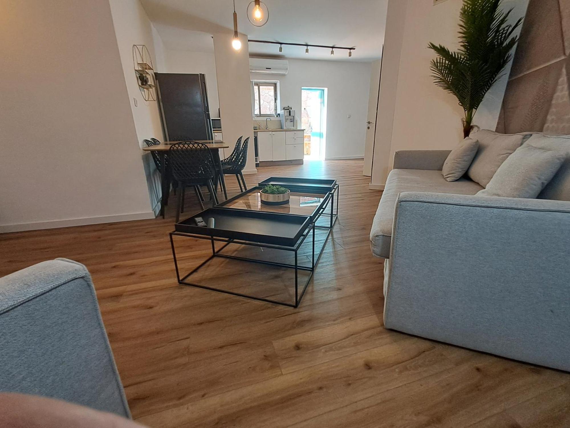 Yalarent Afarsemon Apartments With Pool - For Families & Couples Eilat Esterno foto