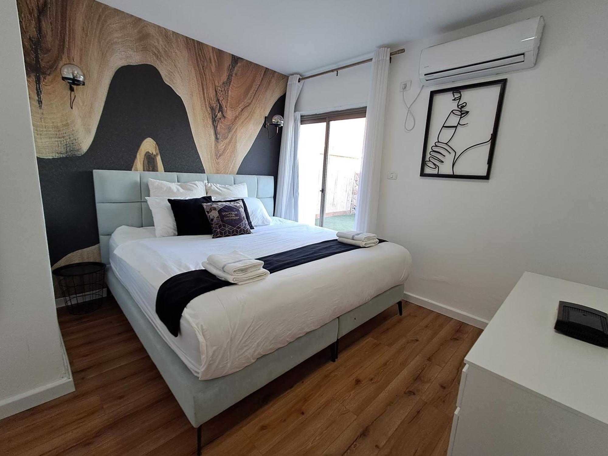 Yalarent Afarsemon Apartments With Pool - For Families & Couples Eilat Esterno foto