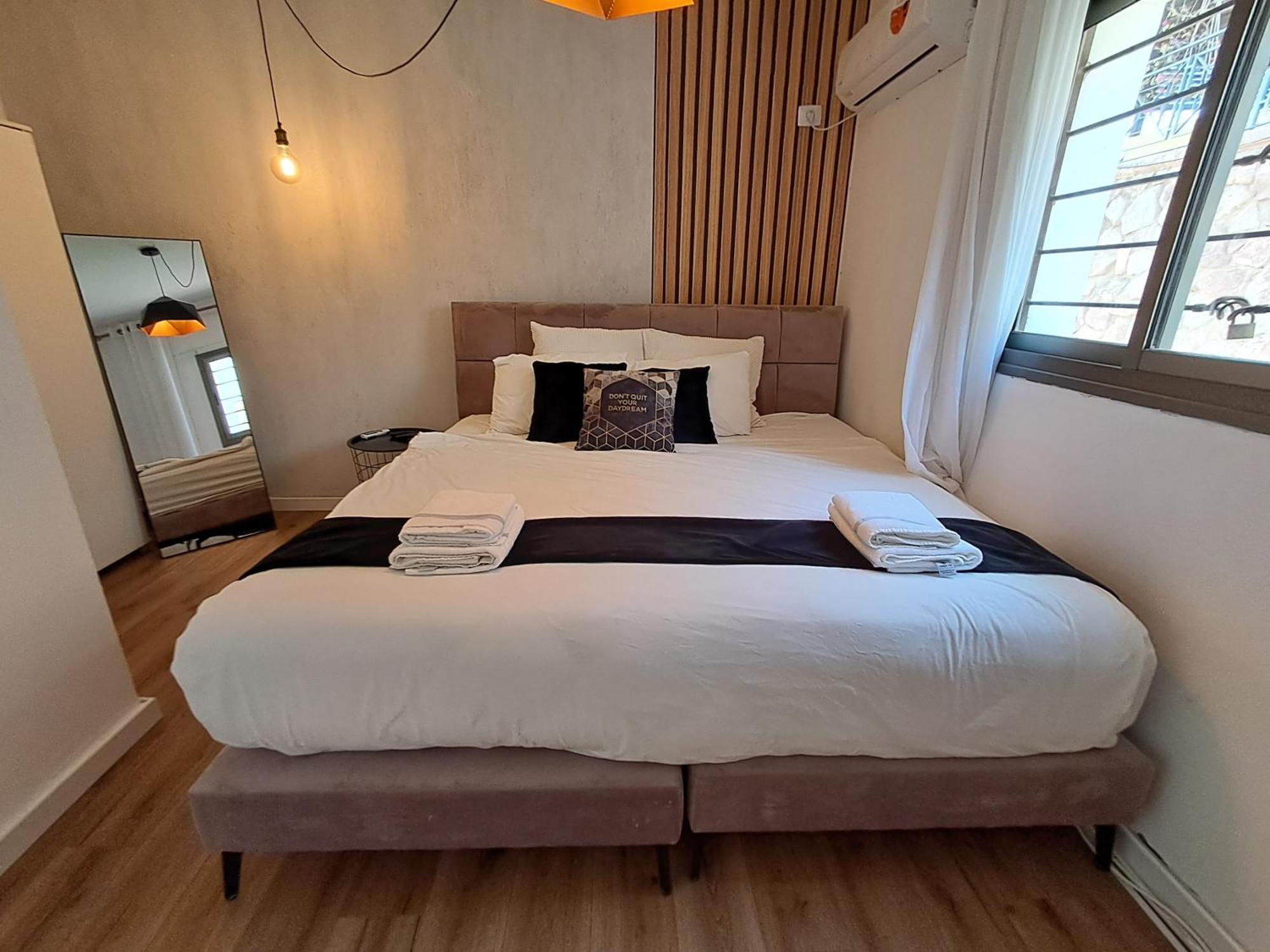 Yalarent Afarsemon Apartments With Pool - For Families & Couples Eilat Esterno foto